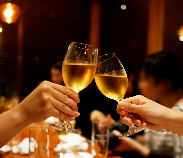 渋谷ピカリエは、貸切に特化したおしゃれ居酒屋です！
20人・３0人・40人など大人数貸切・送別会はお任せください！